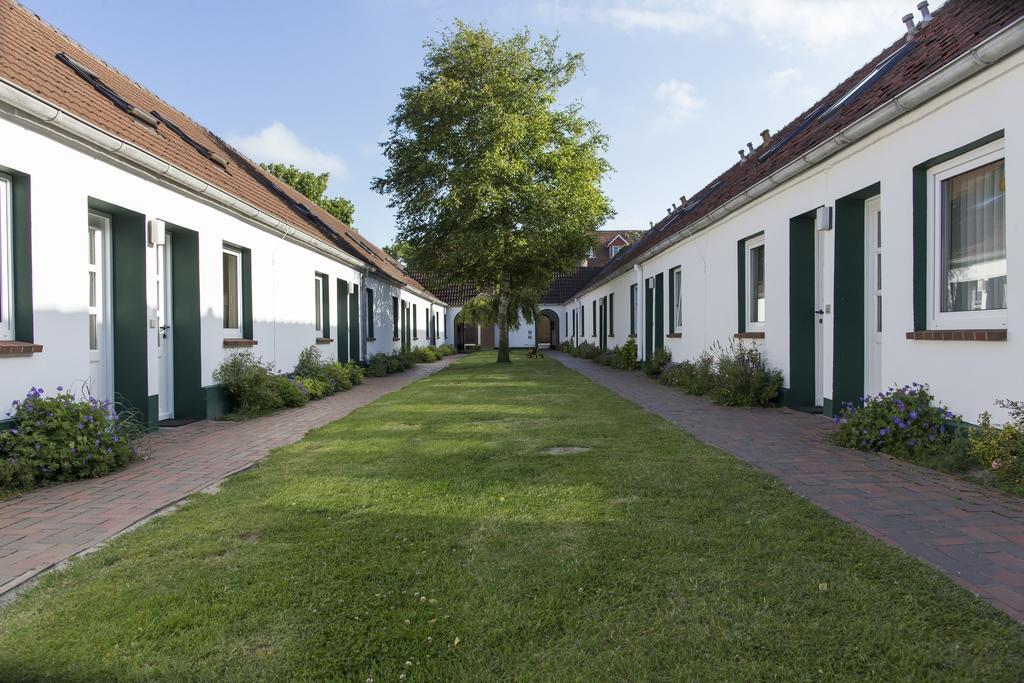 Frieslandstern - Ferienhof Und Hotel Schillig Exterior photo