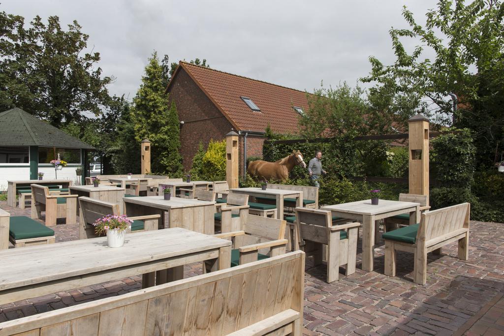 Frieslandstern - Ferienhof Und Hotel Schillig Exterior photo